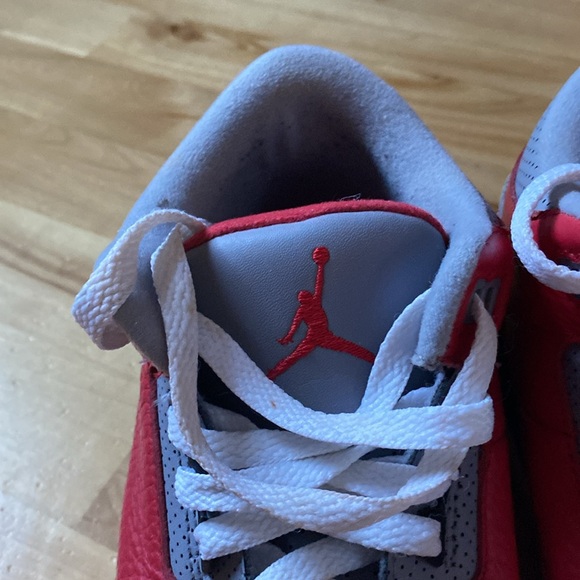 Nike Air Jordan 3 Retro 2019 Unit Fire Red Cement Grey Size 6.5Y/Women’s 8 - Picture 4 of 11